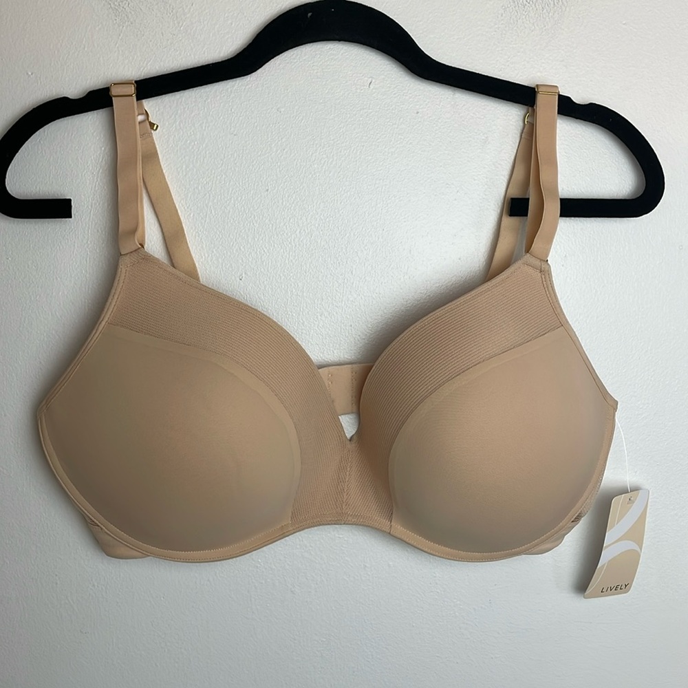 NWT Lively Bra Size 38DD Color Toasted Almond